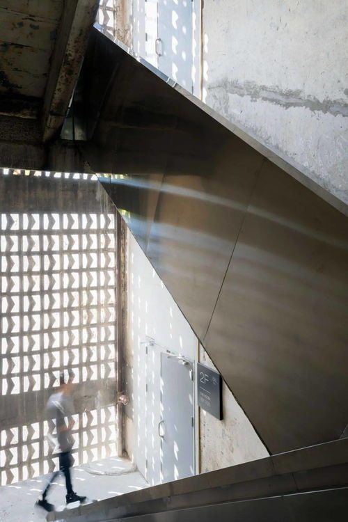 嫁衣的裙擺 重慶印制一廠山鬼精品酒店改造丨尋常設計事務所