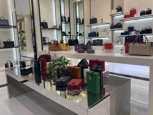 4個年輕人創業,如今工廠店足足三層,海寧這家廠的產品,太多人在用...